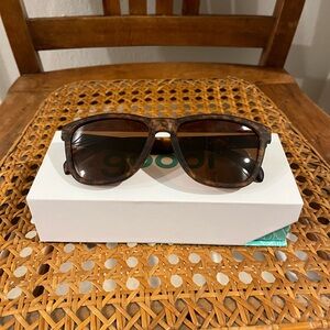 Stylish Brown Sunglasses